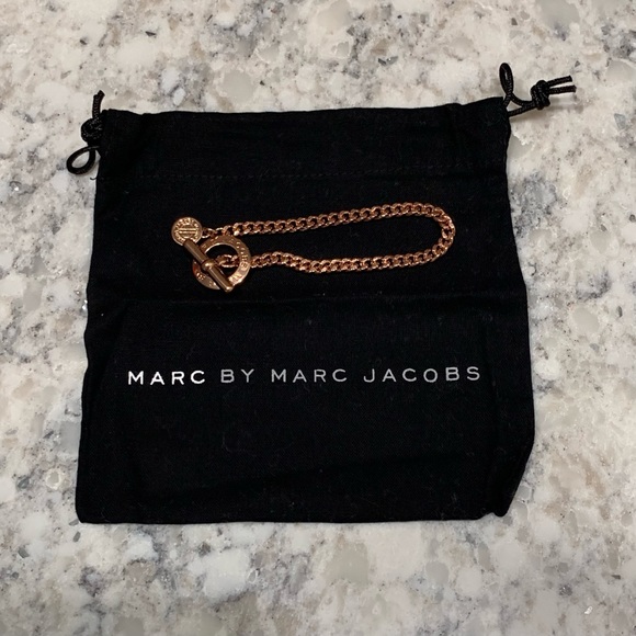 Marc Jacobs Rose Gold Mini Toggle Bracelet - Picture 2 of 7